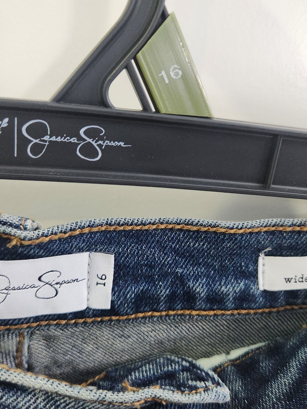 Jessica Simpson Women's Zinnia Boyfriend Jeans 25" Inseam Size 16 Wide NWT - Picture 8 of 9
